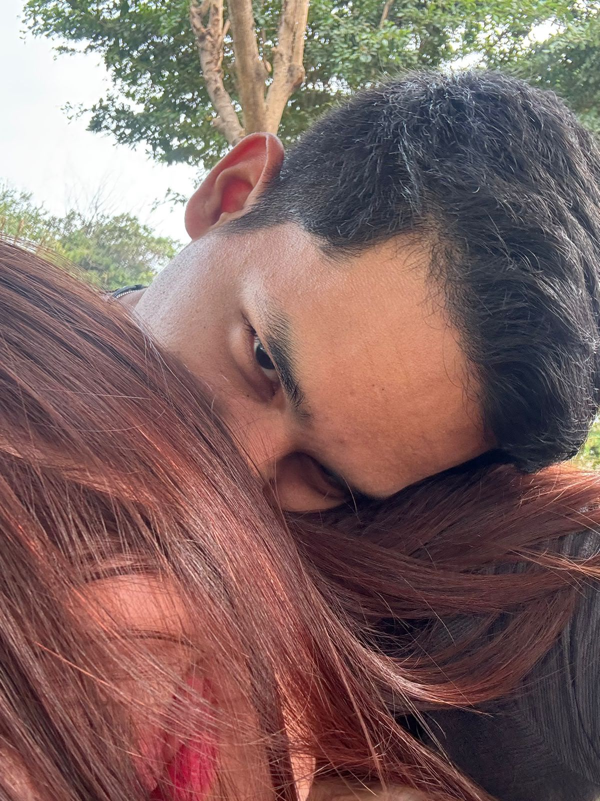 Muy cerca uno del otro